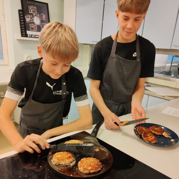 251113 Kalamurekepihvien paistaminen - Riikka Kononen